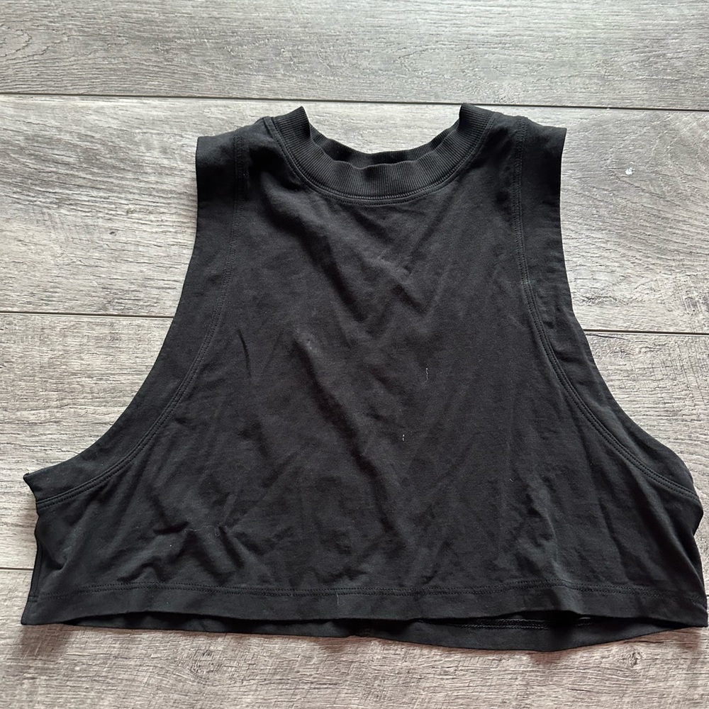 black lulu muscle tank
